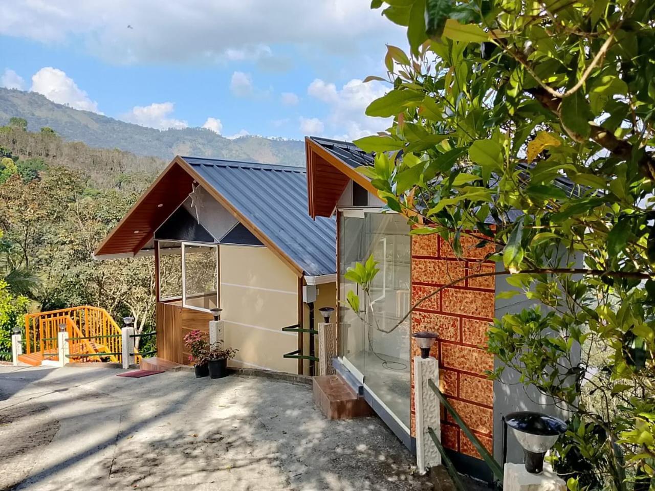 Cloudscape Homestay Pīrmed Exteriér fotografie